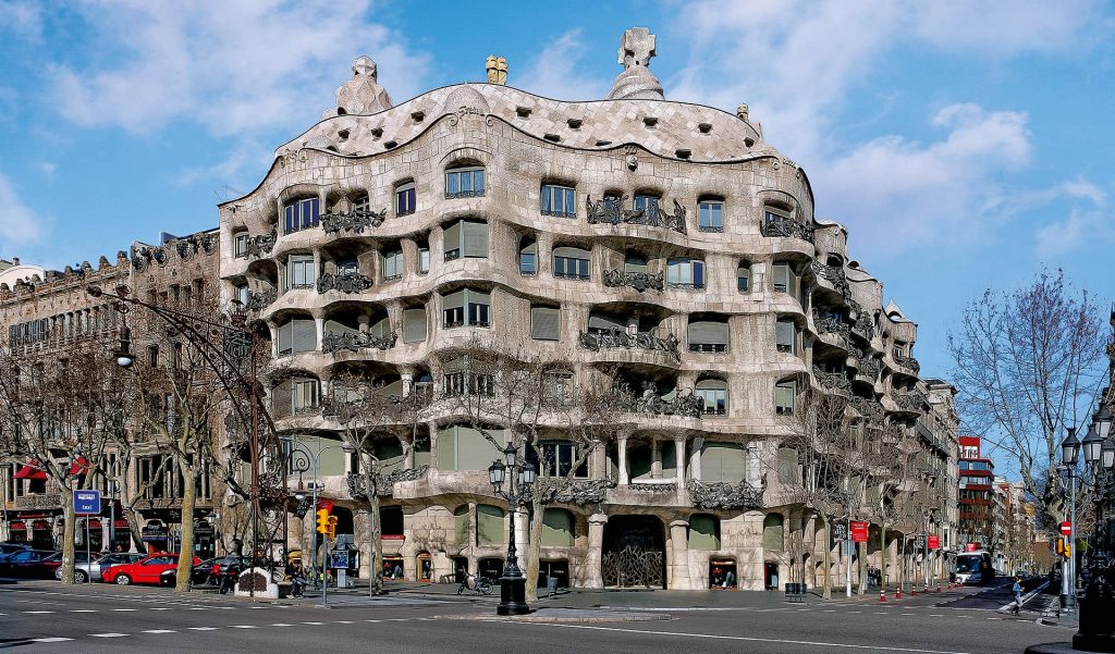 La Pedrera, the last civil work of Antoni Gaudí | Dosde